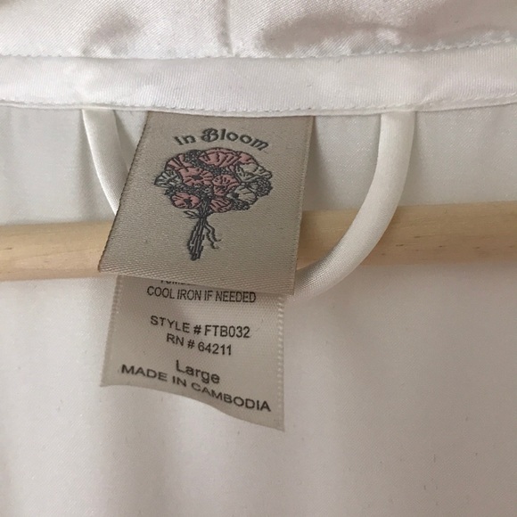 The bride white and blue silky robe L Nordstrom - Picture 3 of 4